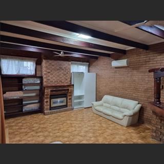 Nhà cho thuê gần ga xe lửa và trạm xe bus ở Bankstown