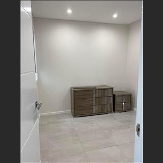 Nhà mới cho share phòng vùng Canley Heights 