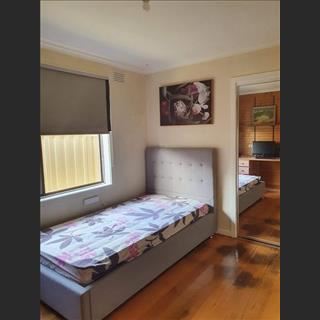 Nhà có 1 phòng đôi cần cho thuê ở St Albans