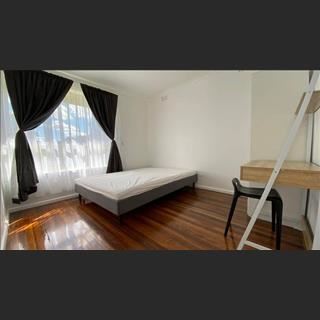 Nhà có dư 1 phòng cho nữ thuê ở St Albans