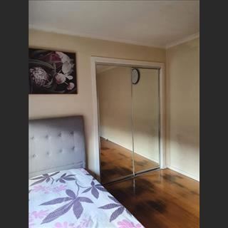 Nhà có 1 phòng đôi cần cho thuê ở St Albans