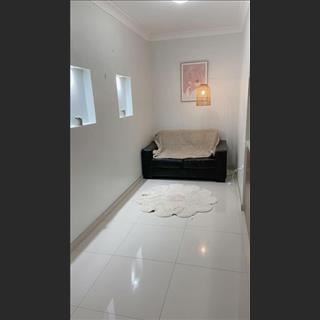 Granny flat 2 phòng ngủ cho thuê vùng Condell Park