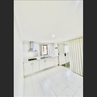 Cabramatta Granny flat 1 phòng ngủ double rộng,sạch sẽ cho thuê
