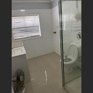 Bungalow 2 phòng gần trạm xe lửa gần chợ St Alban cho thuê