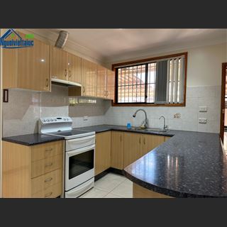 Cho thuê granny flat khu Lansvale 2 phòng ngủ, bao nước, internet