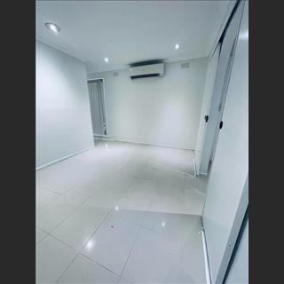 Nhà có 2 phòng available cho share vùng Keysborough
