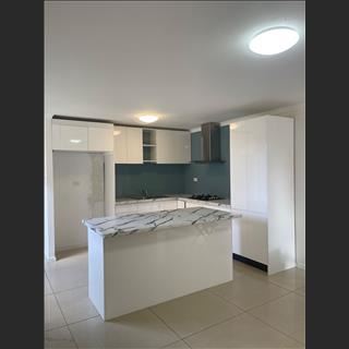 Granny flat 2 phòng ngủ, phòng khách rộng cho thuê vùng Yagoona 