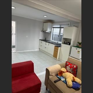 Granny flat 2 phòng mới xây xong sạch sẽ cho thuê