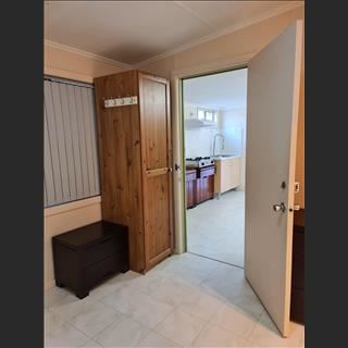 Granny flat 1 phòng vùng Cartwright gần Liverpool cho thuê
