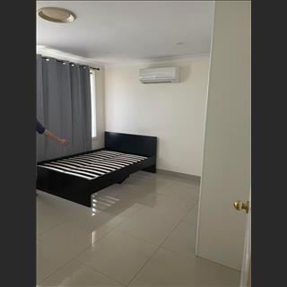 Hallf House cần cho thuê vùng Liverpool NSW