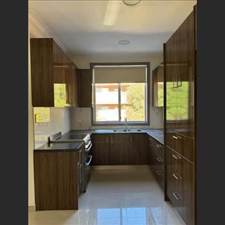 Cho thuê Unit 2 phòng ngay trạm xe lửa Carramar