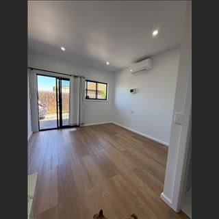 Cho thuê studio mới xây – maidstone 3012